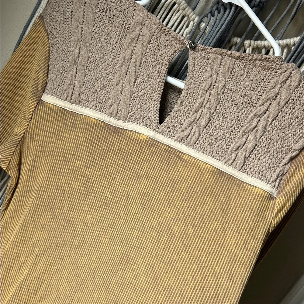 Gimmicks by BKE Tan and Brown Long Sleeve Top - Picture 4 of 8